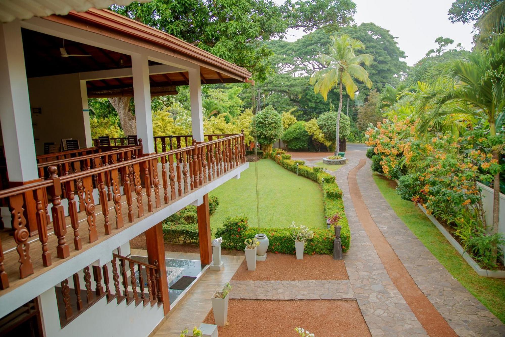 Rockery Villa Ayurveda 벤토타 외부 사진
